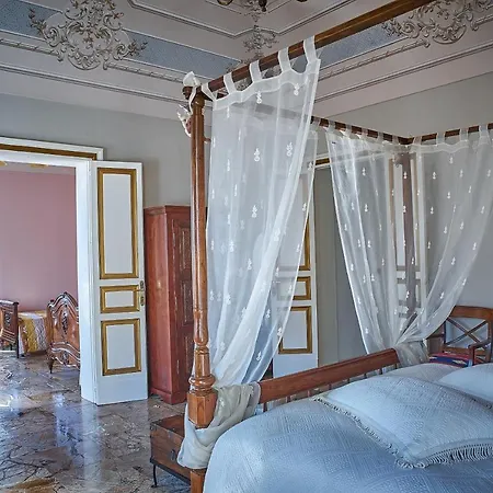 La Casa Del Tempo
